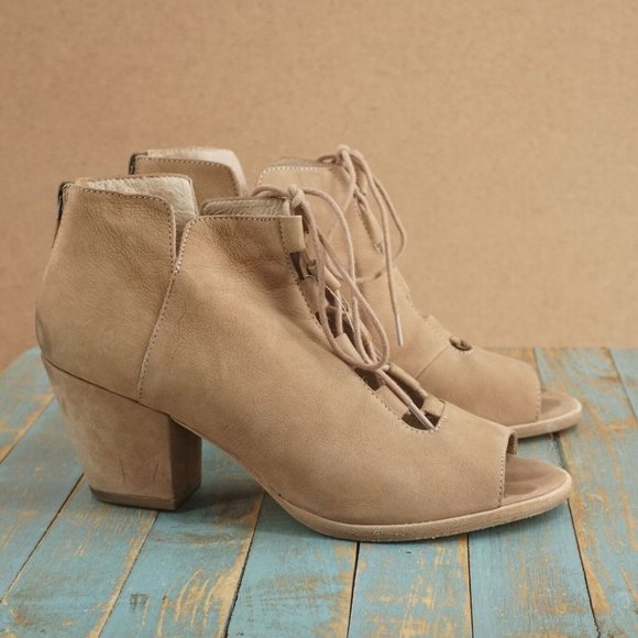 Eileen Fisher Women Fallon Peep Toe Booties Size 8.5 Beige Nubuck Lace Up Heeled - Picture 1 of 8